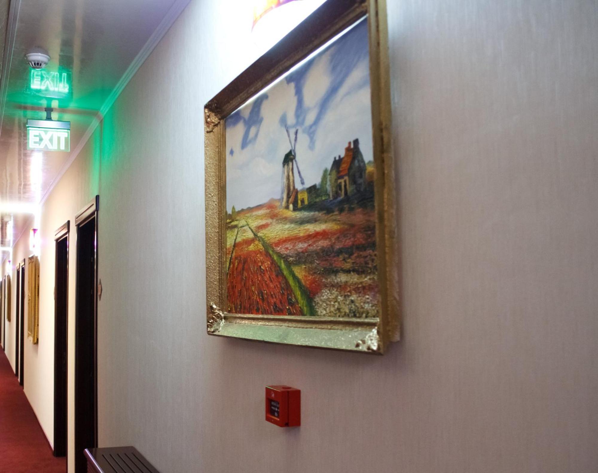 Daily Plaza Hotel Сучава Экстерьер фото
