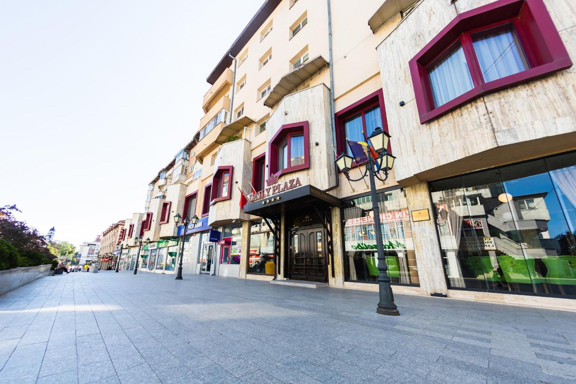 Daily Plaza Hotel Сучава Экстерьер фото