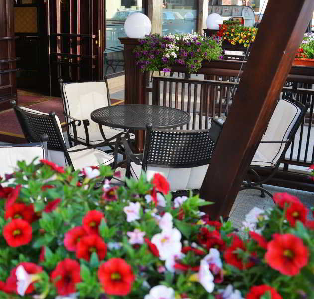 Daily Plaza Hotel Сучава Экстерьер фото